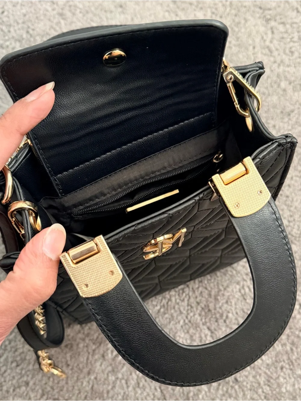 Black stylish hand bag